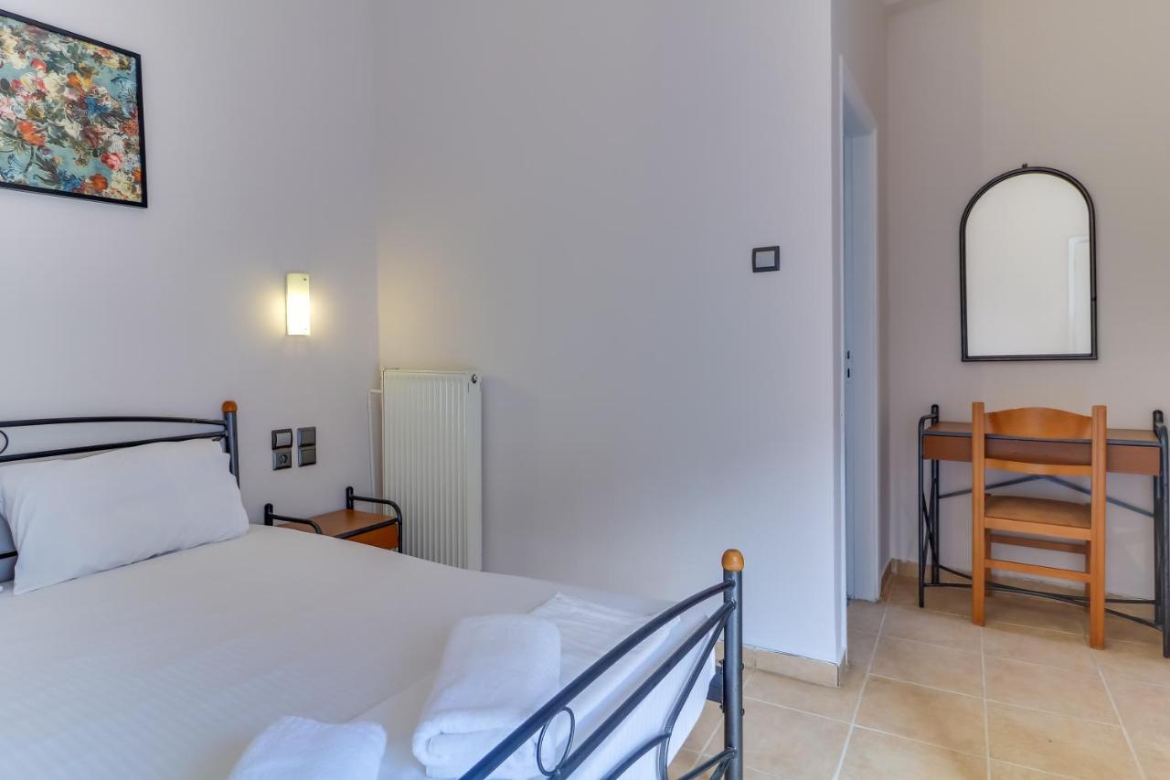 Hoteleros Dionysos Athens Exterior photo